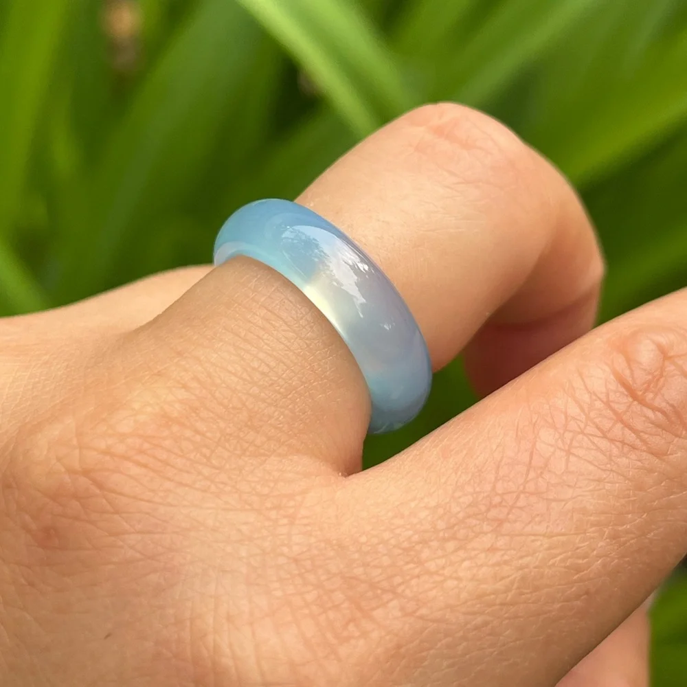 Size 7.5 blue chalcedony band ring 0088‎